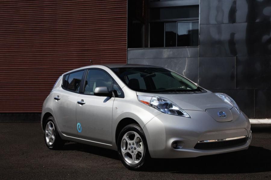  Nissan Leaf 2012 года  (фото 32 из 45)